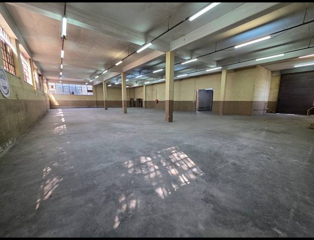 1,345M² WAREHOUSE TO LET IN BOOYSENS